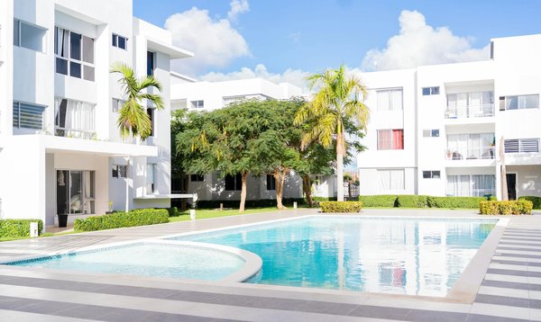 Quelle croisière propose des excursions pour découvrir les volcans éteints en Afrique de l'Est?